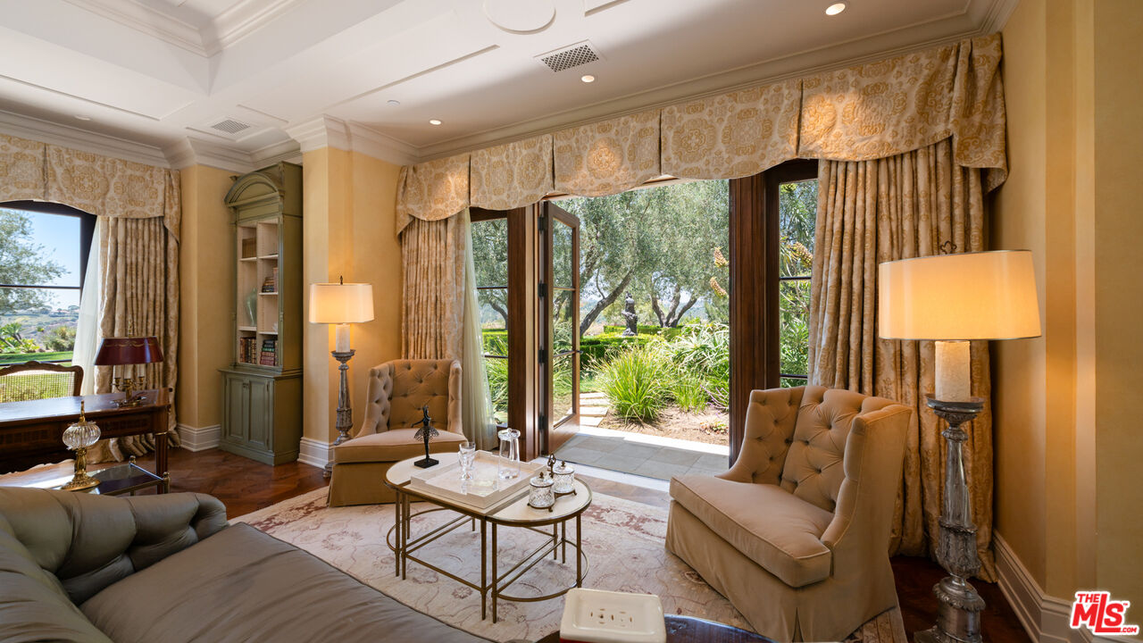 10 Beverly Ridge Ter