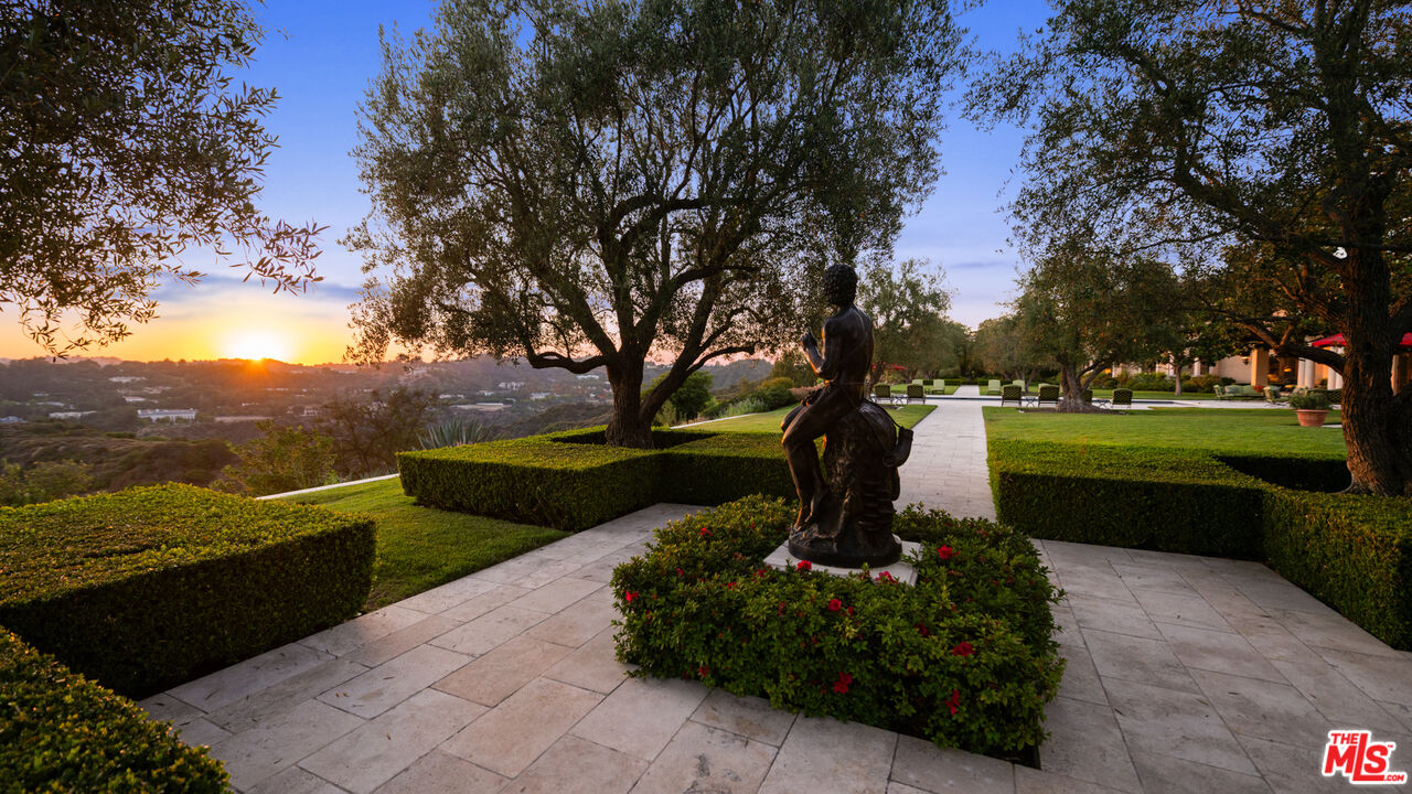 10 Beverly Ridge Ter