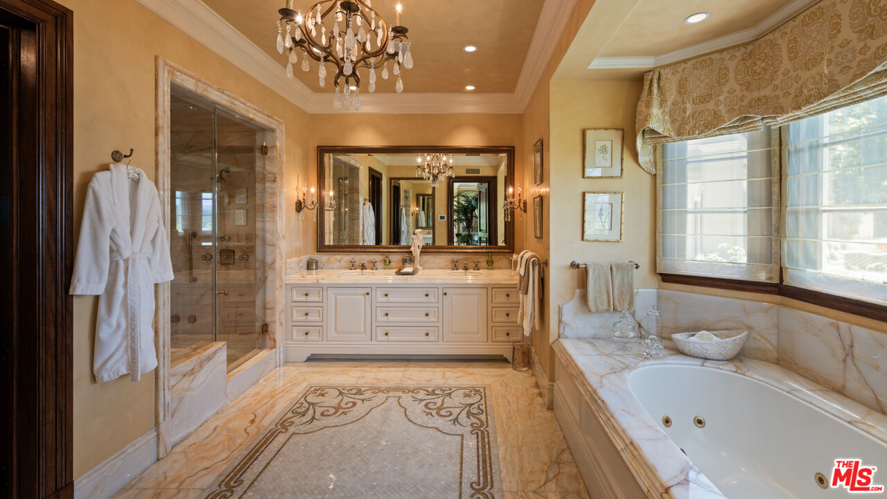 10 Beverly Ridge Ter