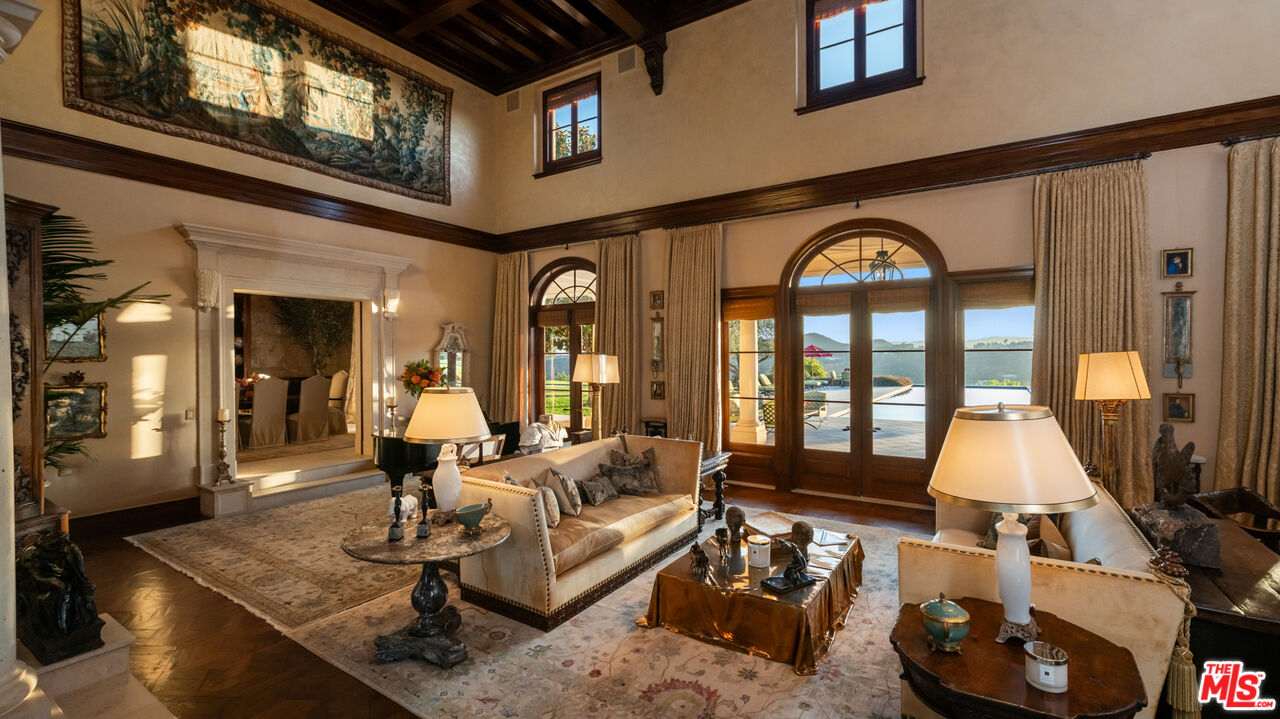 10 Beverly Ridge Ter