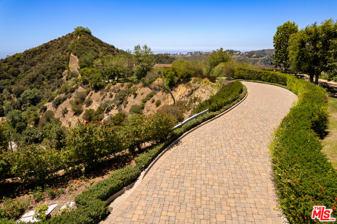 10 Beverly Ridge Ter