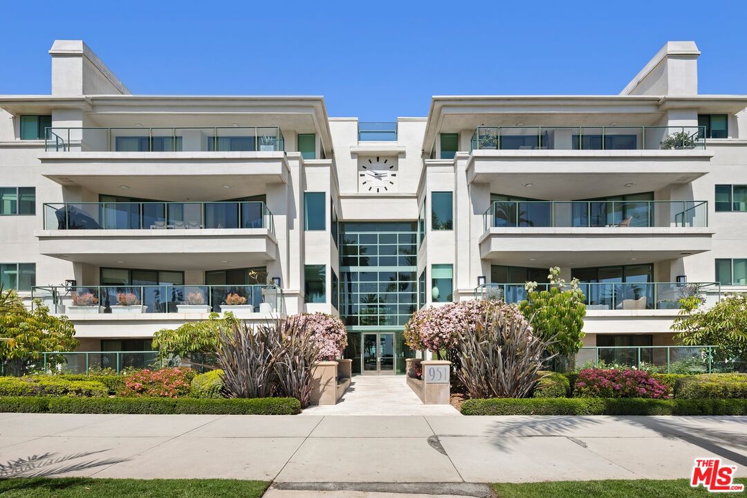 951 Ocean Ave Unit: 102
