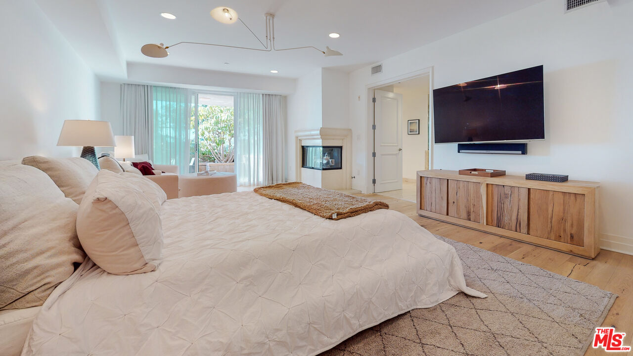 951 Ocean Ave Unit: 102