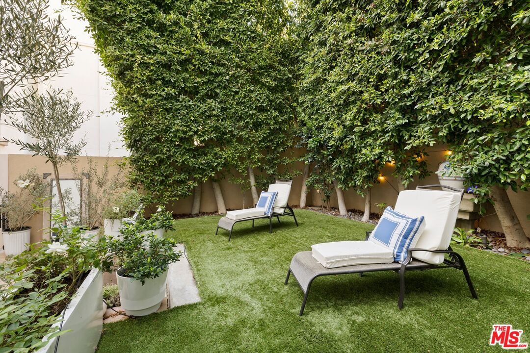 951 Ocean Ave Unit: 102