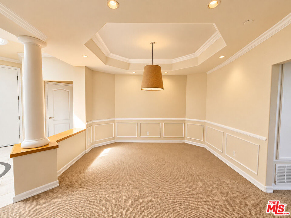 128 N Swall Dr Unit: PH7