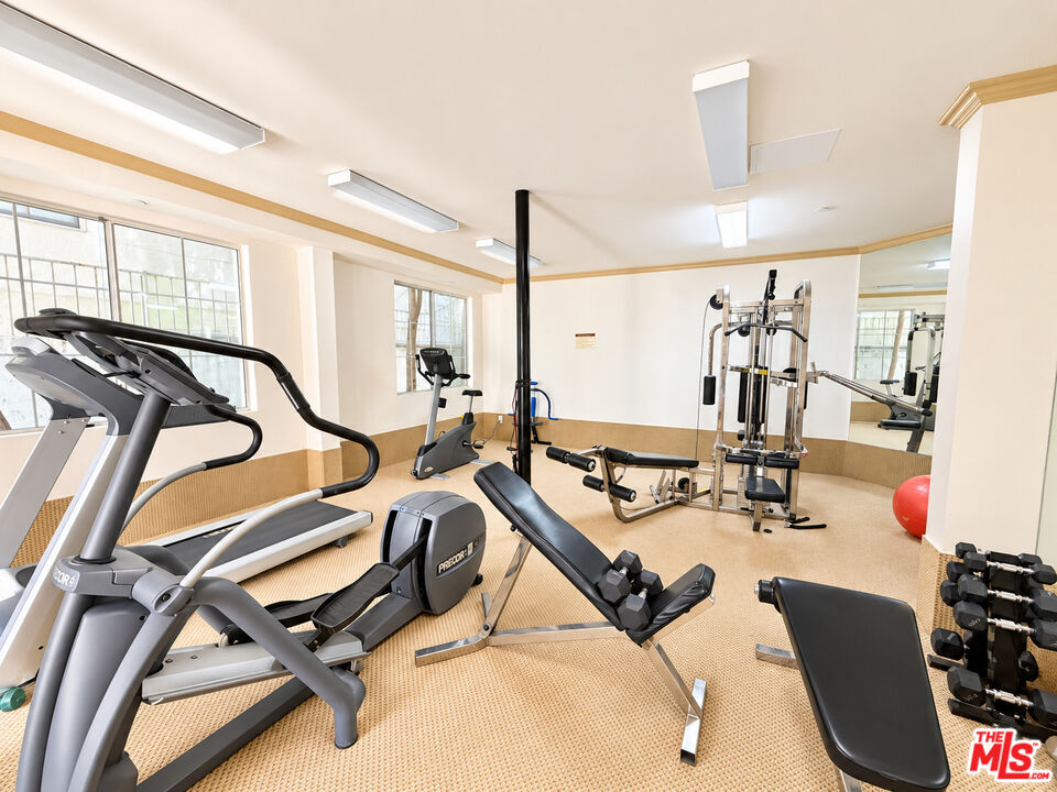 128 N Swall Dr Unit: PH7