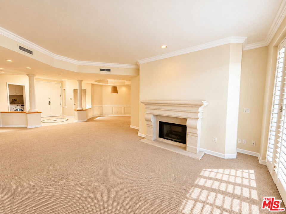 128 N Swall Dr Unit: PH7