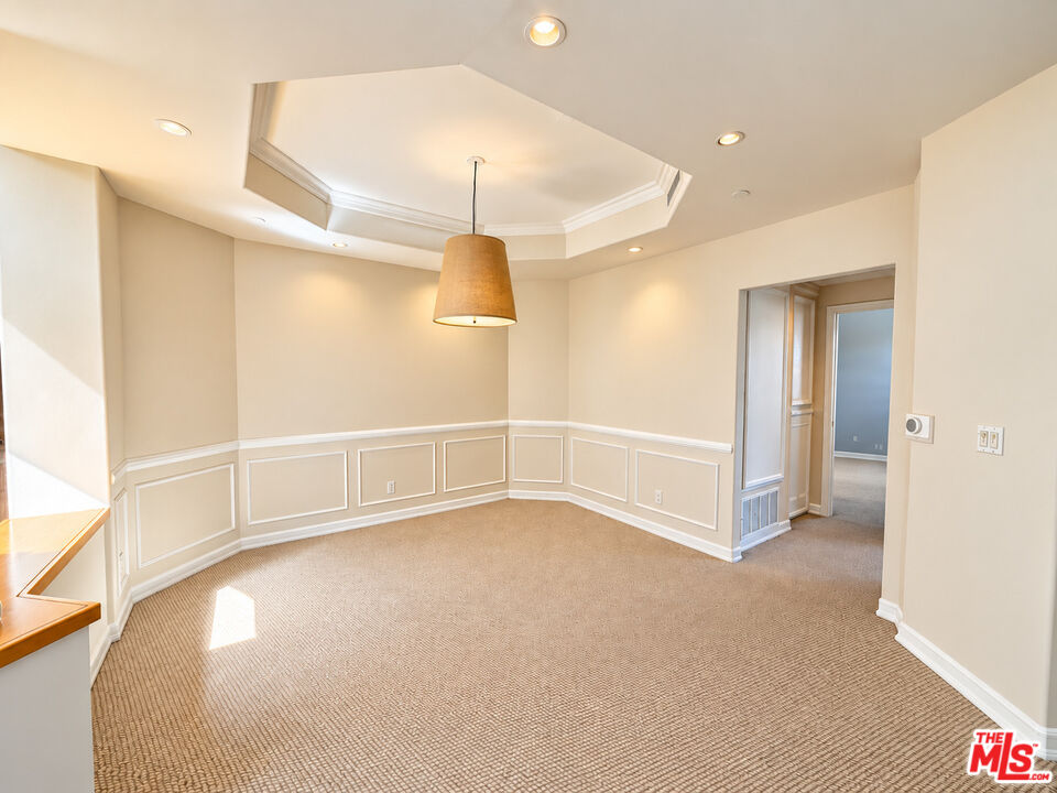 128 N Swall Dr Unit: PH7