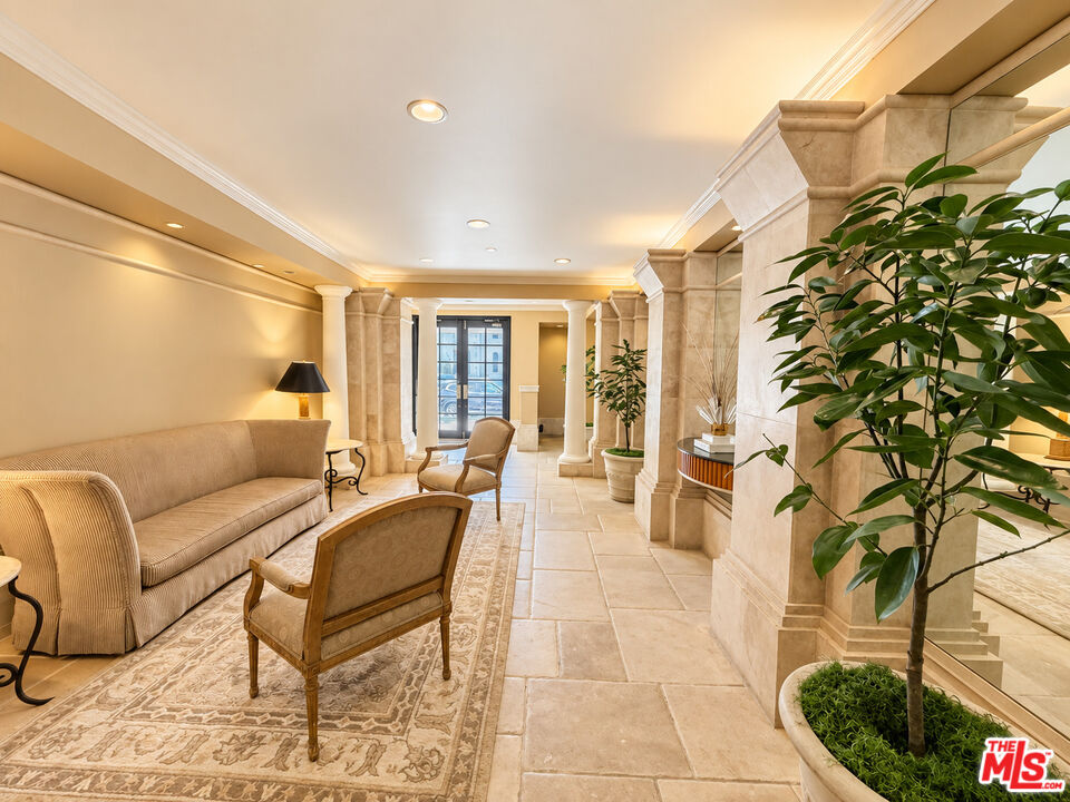 128 N Swall Dr Unit: PH7