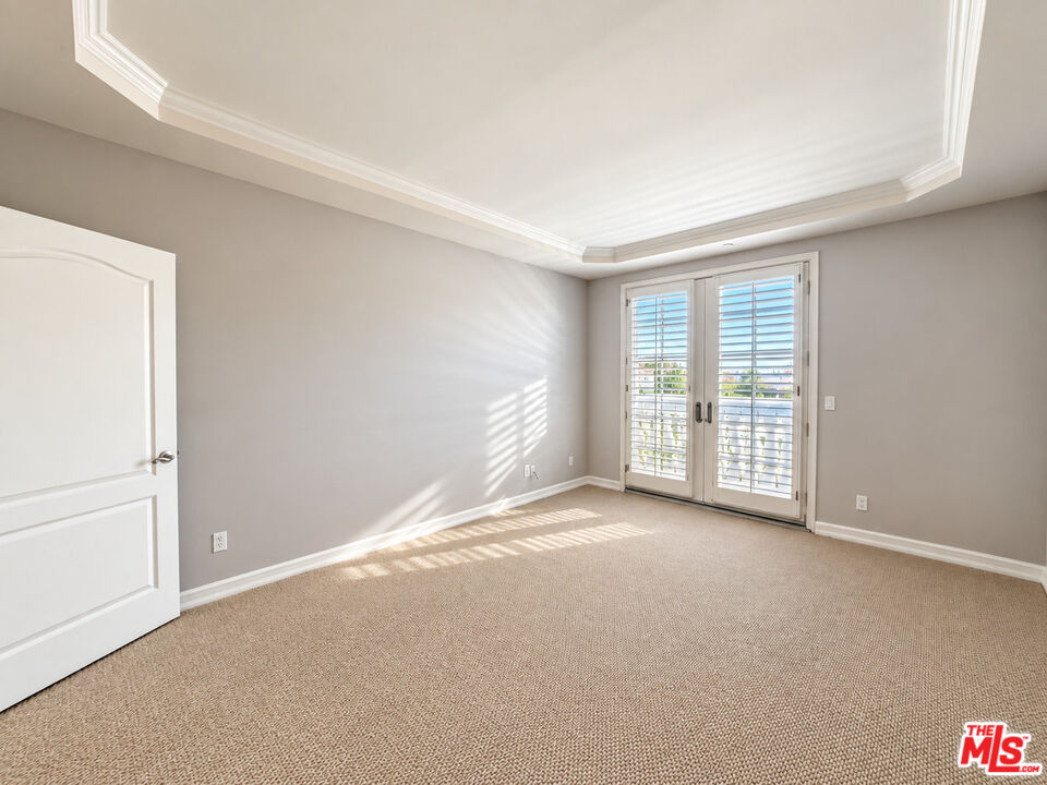 128 N Swall Dr Unit: PH7