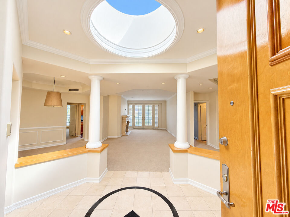 128 N Swall Dr Unit: PH7