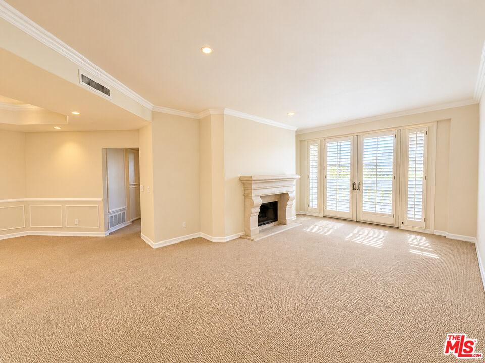 128 N Swall Dr Unit: PH7