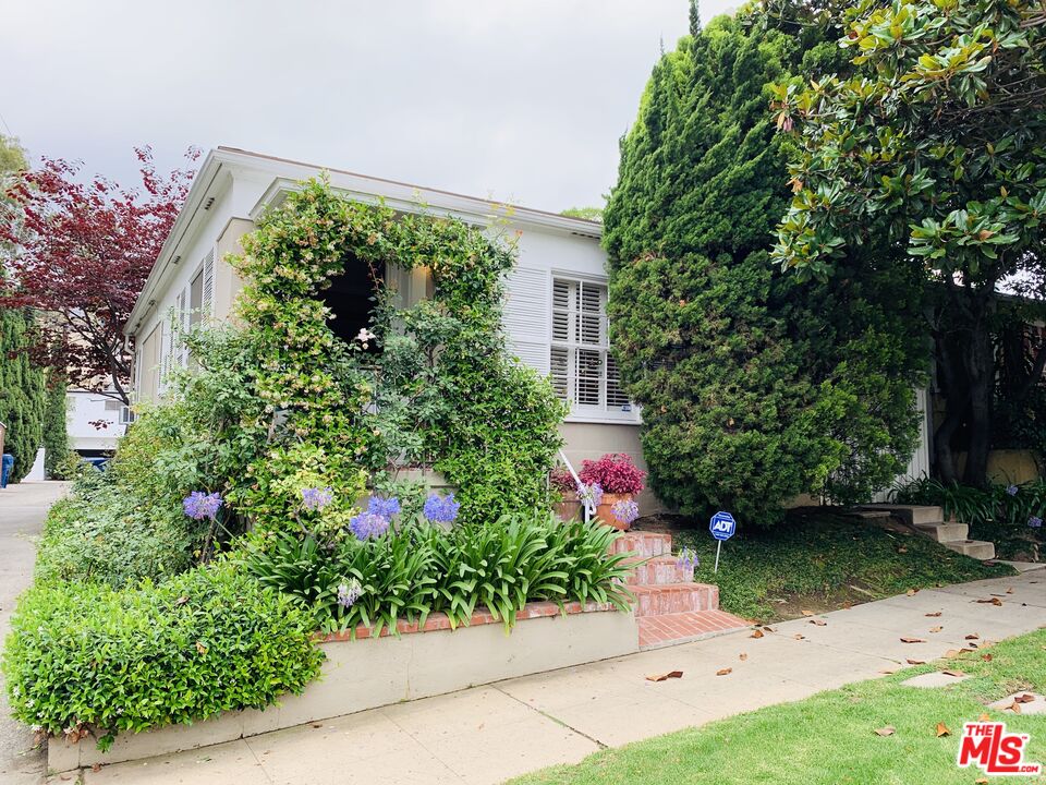 1309 Warnall Ave