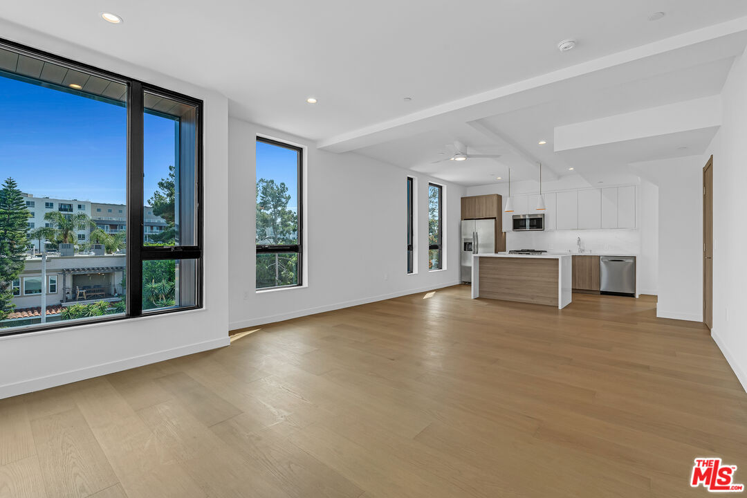 1257 N Detroit St Unit: 301