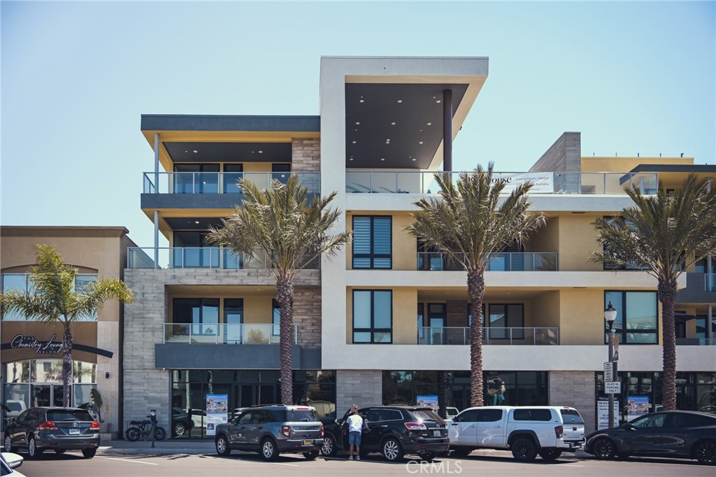 414 Main Street 330