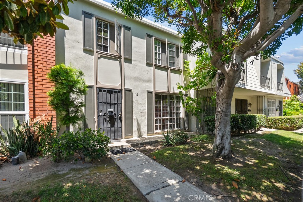 1800 W Gramercy Avenue 22