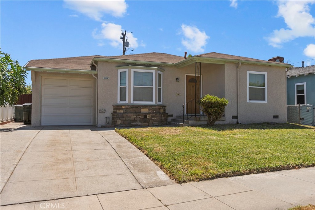 2013 W Hereford Drive
