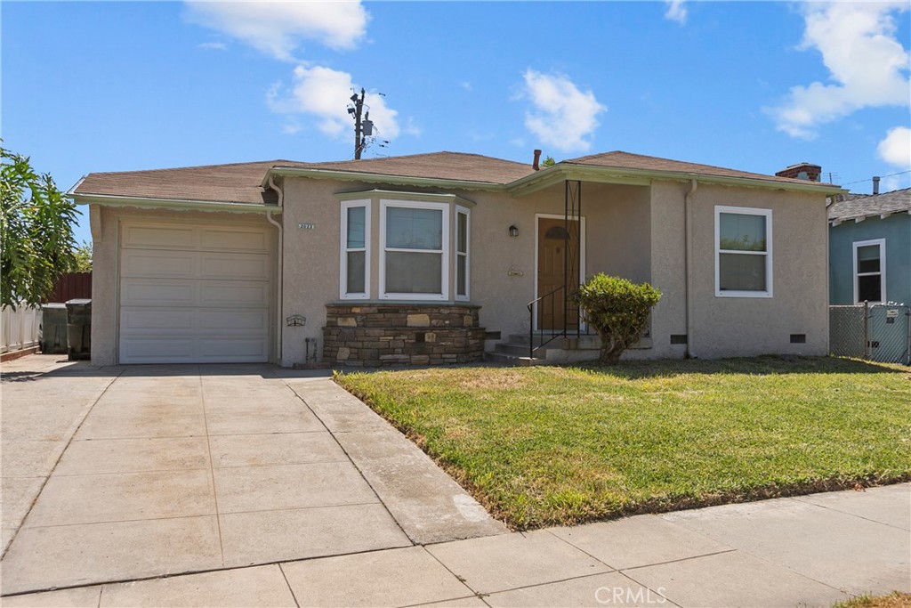 2013 W Hereford Drive