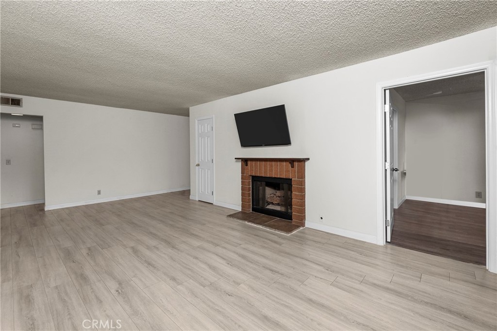 2727 Calle Colima