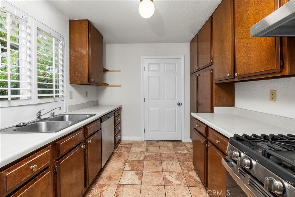 2727 Calle Colima