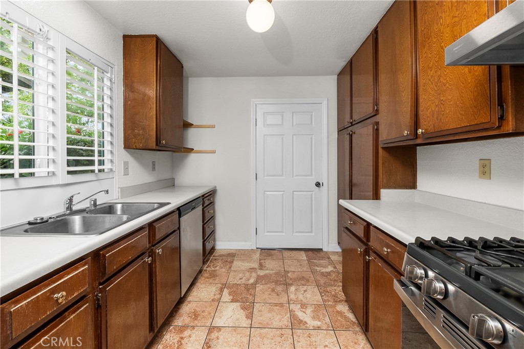 2727 Calle Colima