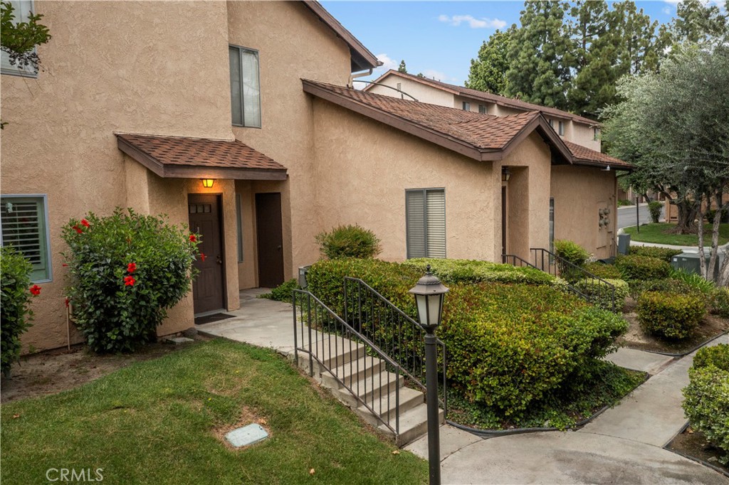 2727 Calle Colima