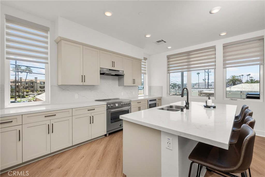 414 Main Street 200