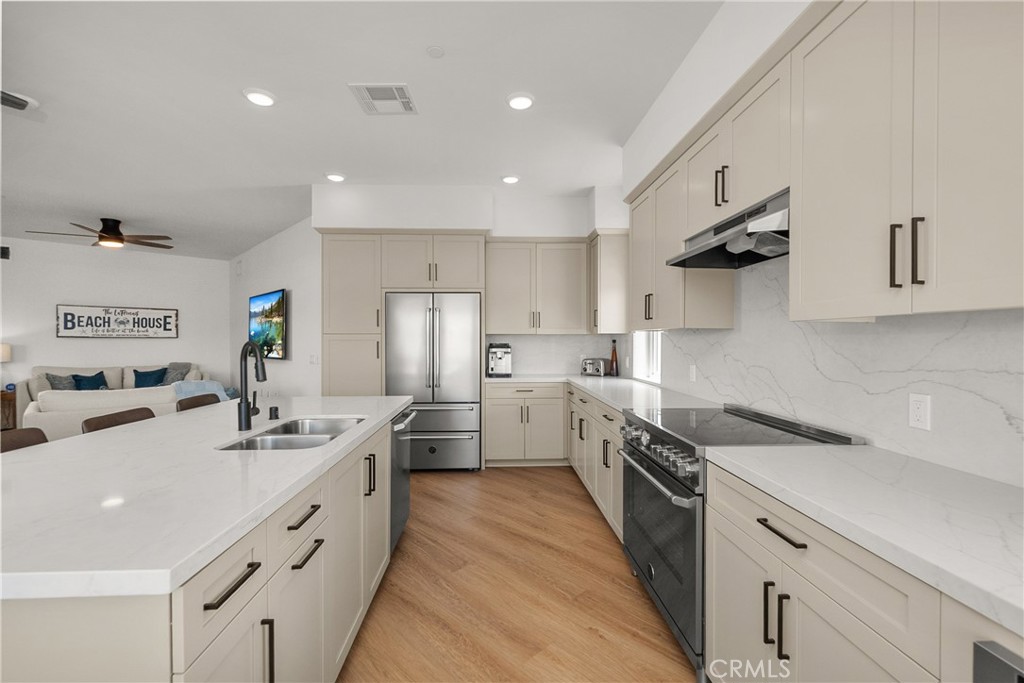 414 Main Street 200