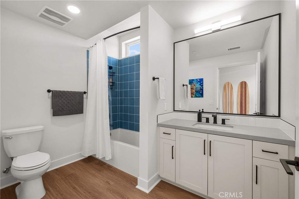 414 Main Street 200