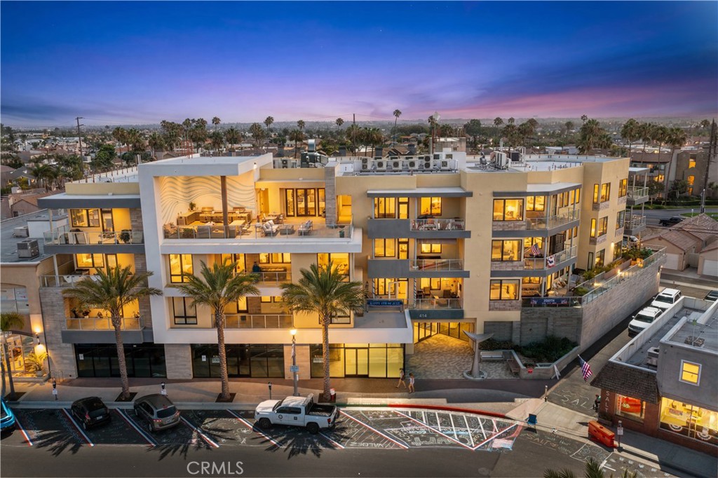 414 Main Street 200
