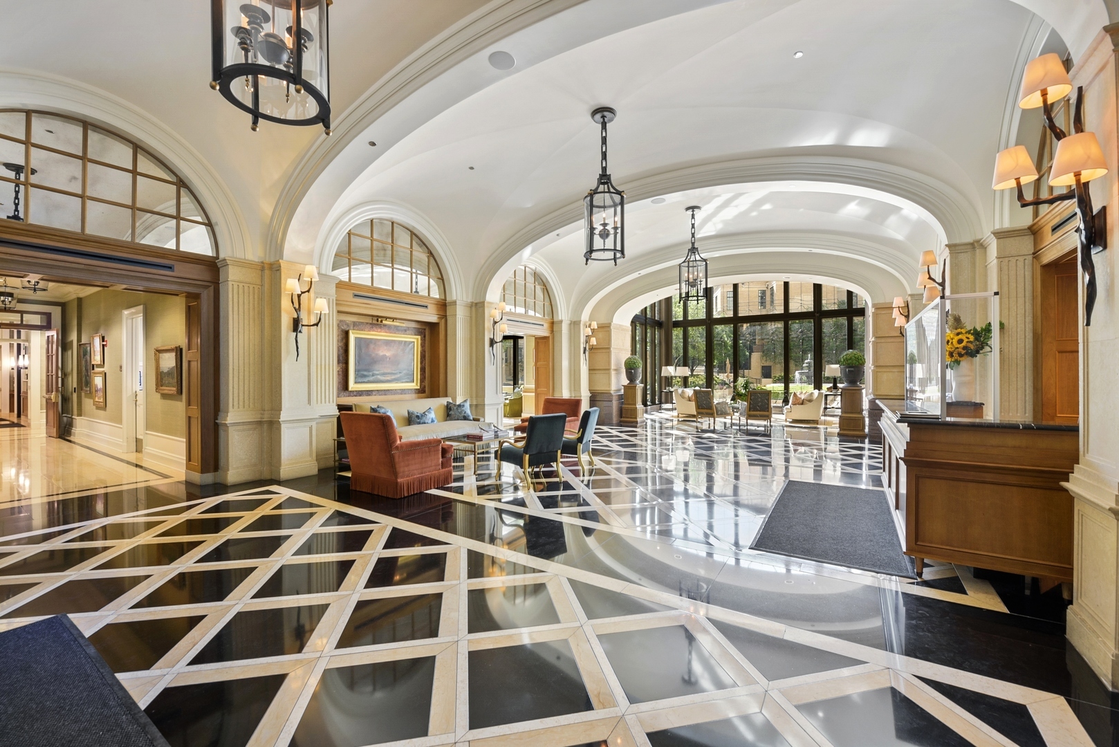 2550 N Lakeview Avenue Unit: N203
