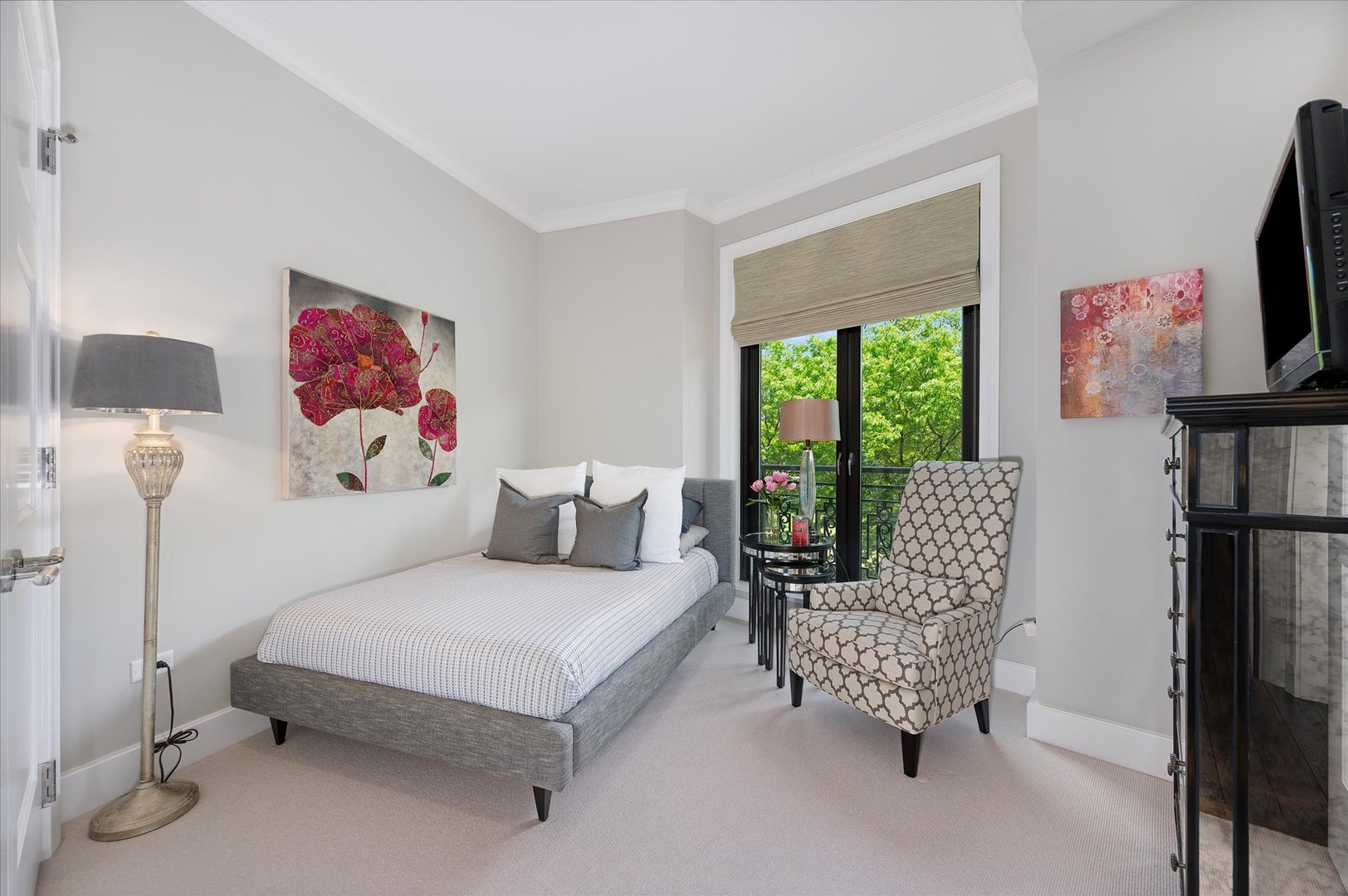 2550 N Lakeview Avenue Unit: N203