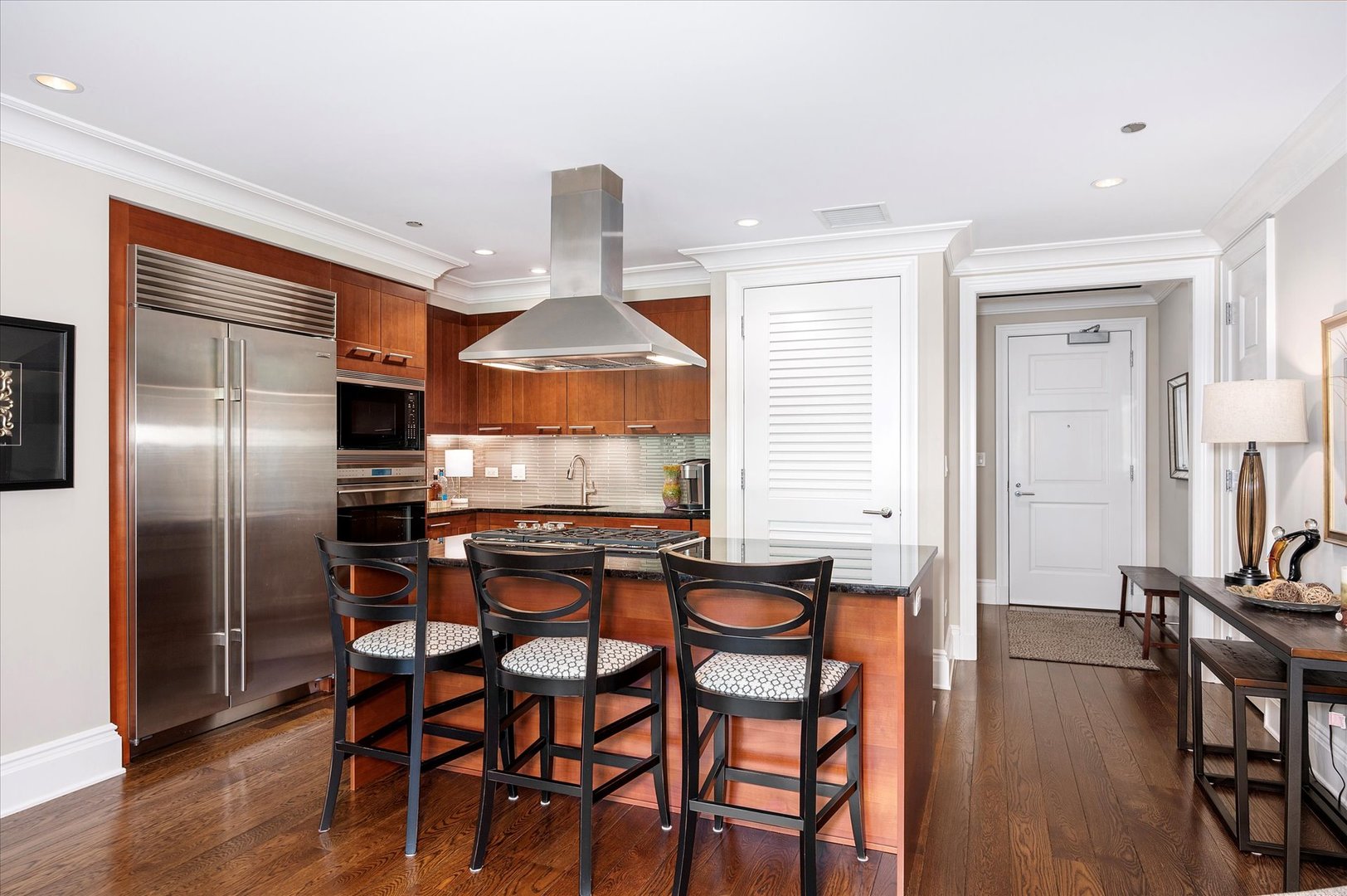 2550 N Lakeview Avenue Unit: N203