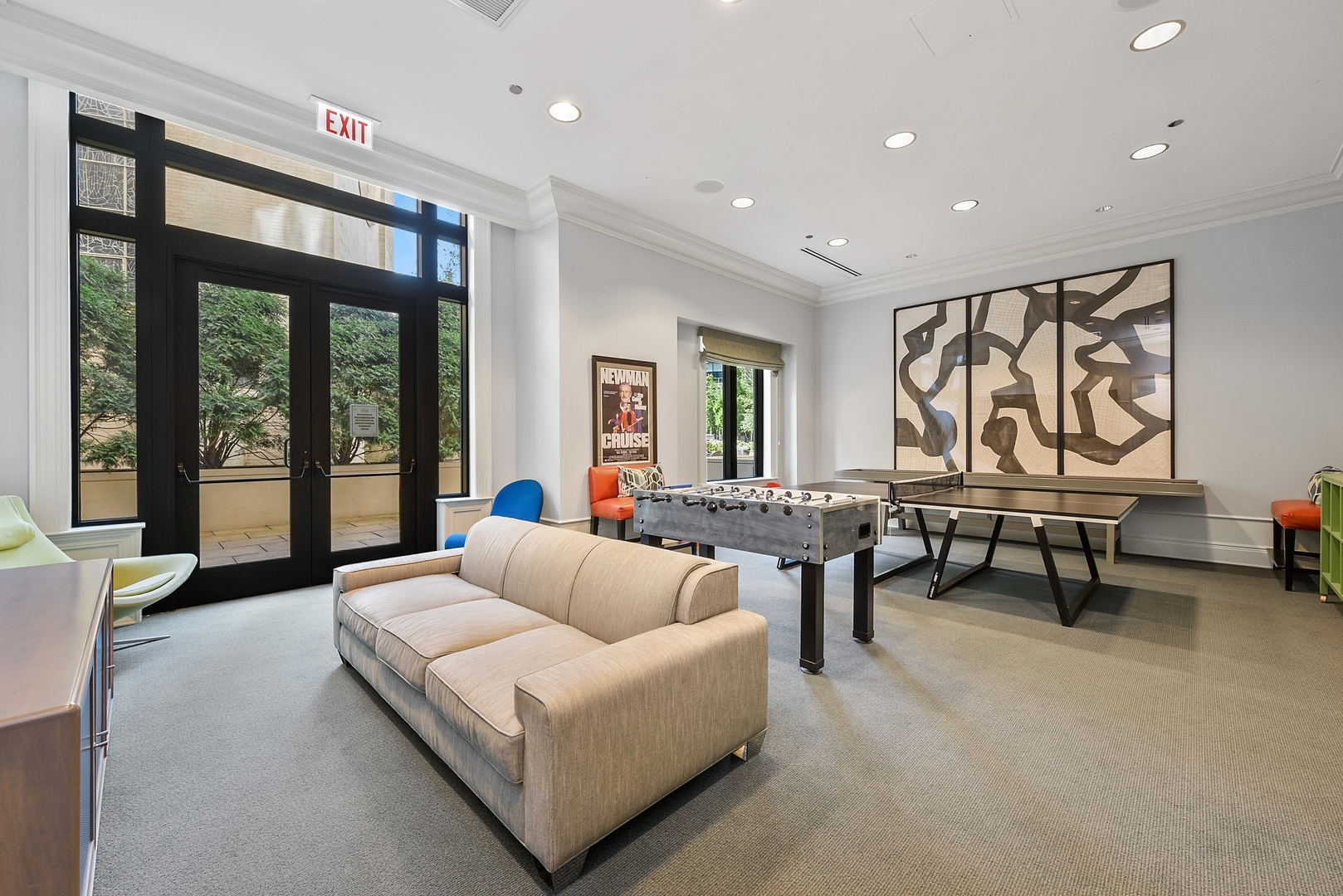 2550 N Lakeview Avenue Unit: N203