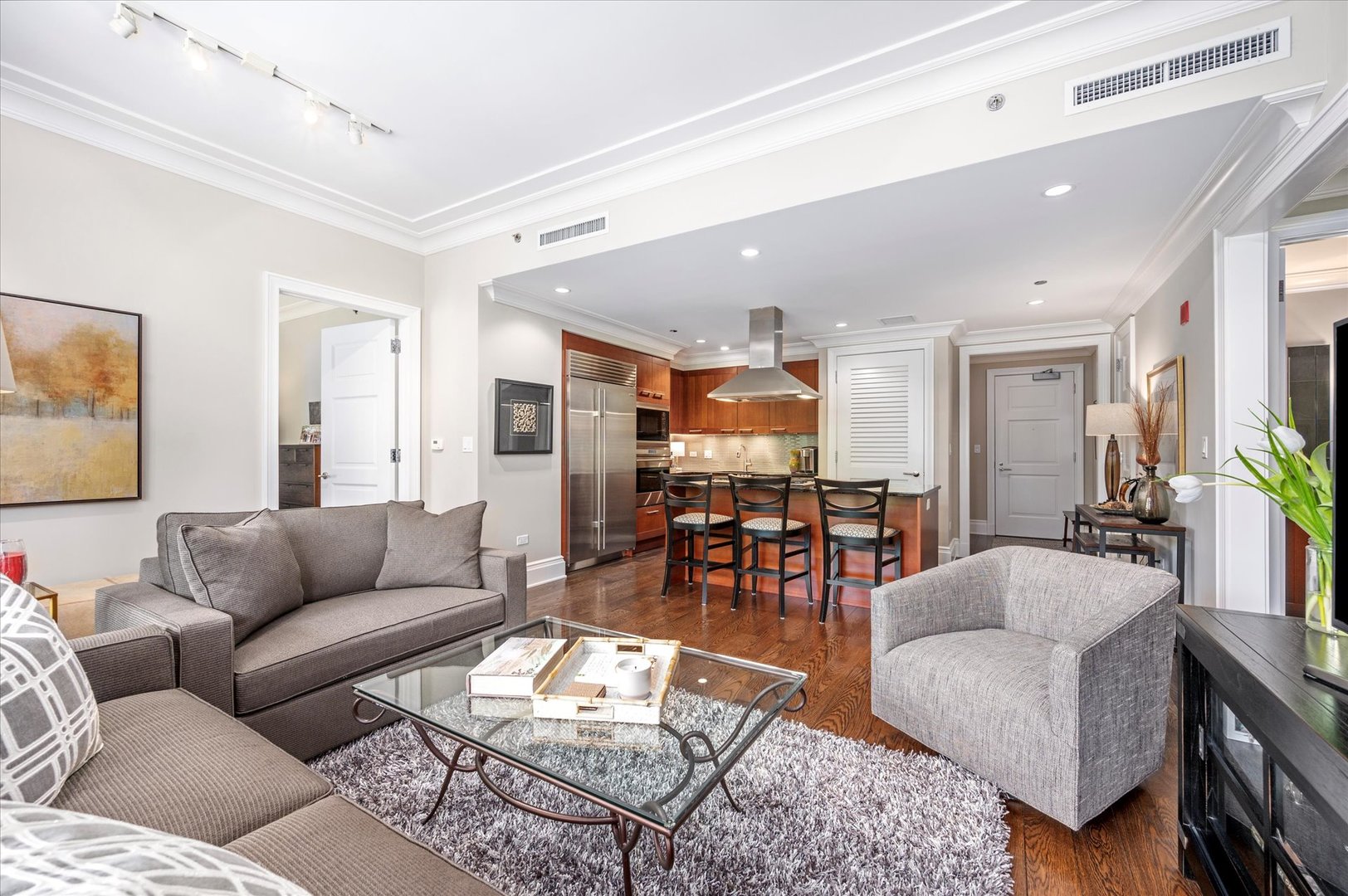 2550 N Lakeview Avenue Unit: N203