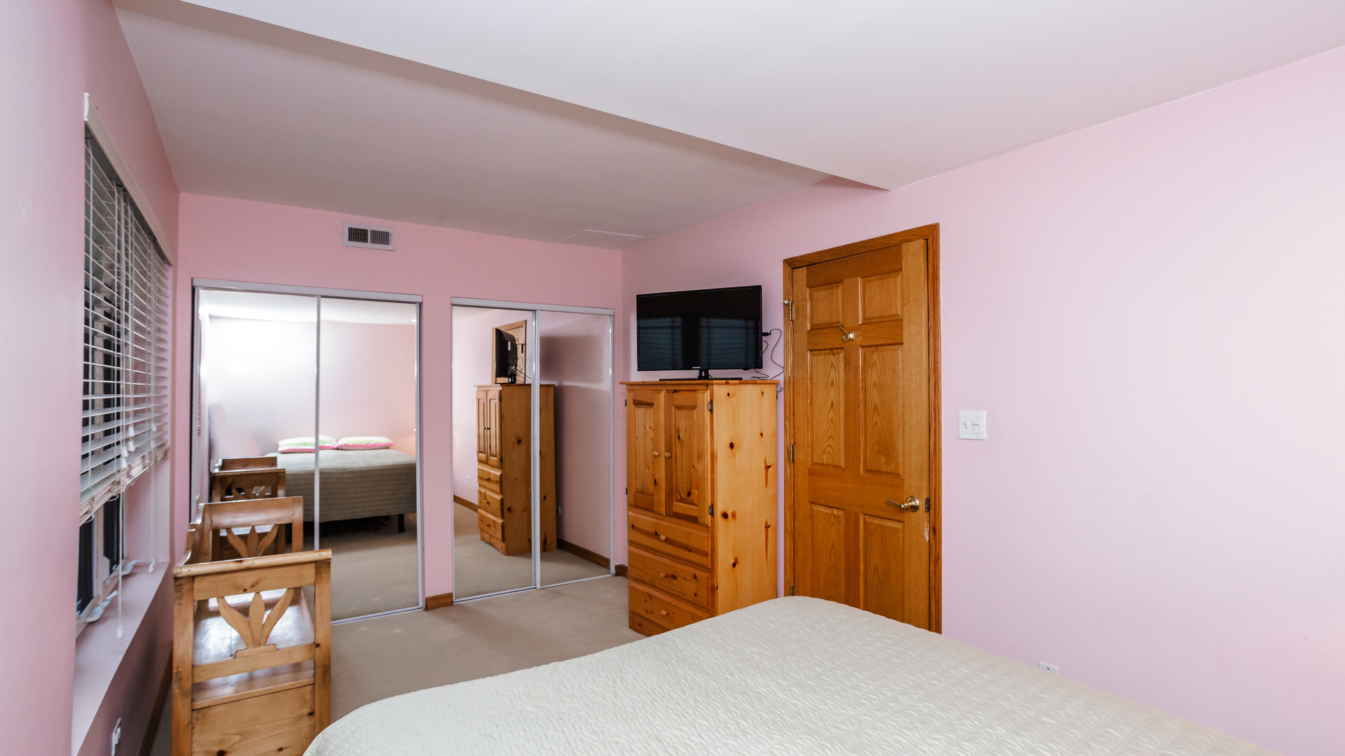 245 S Oak Park Avenue Unit: D