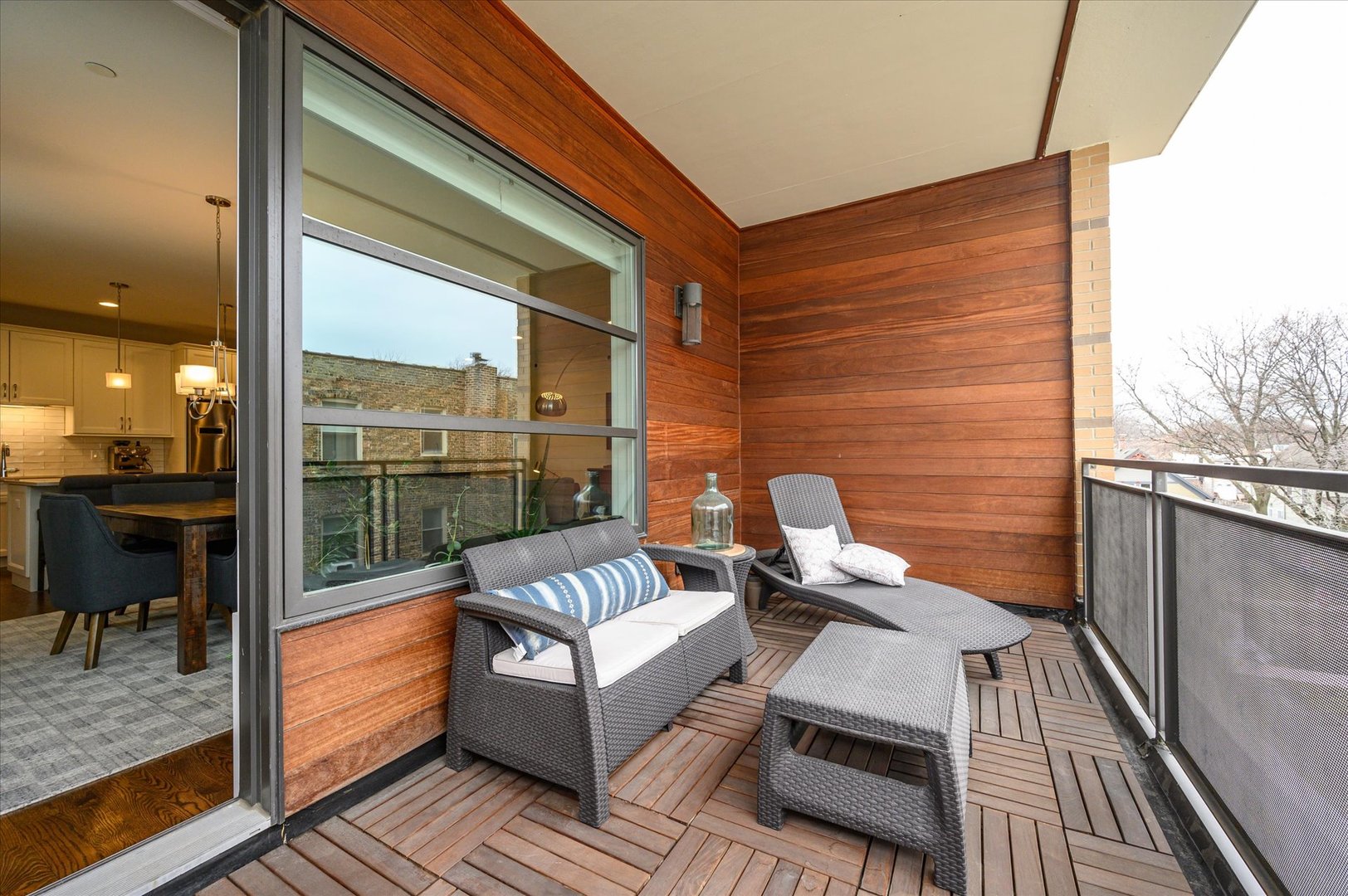 1133 Chicago Avenue Unit: 3W