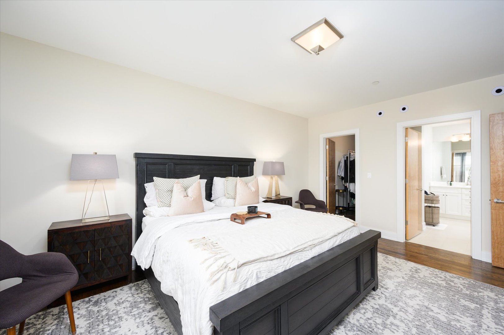 1133 Chicago Avenue Unit: 3W