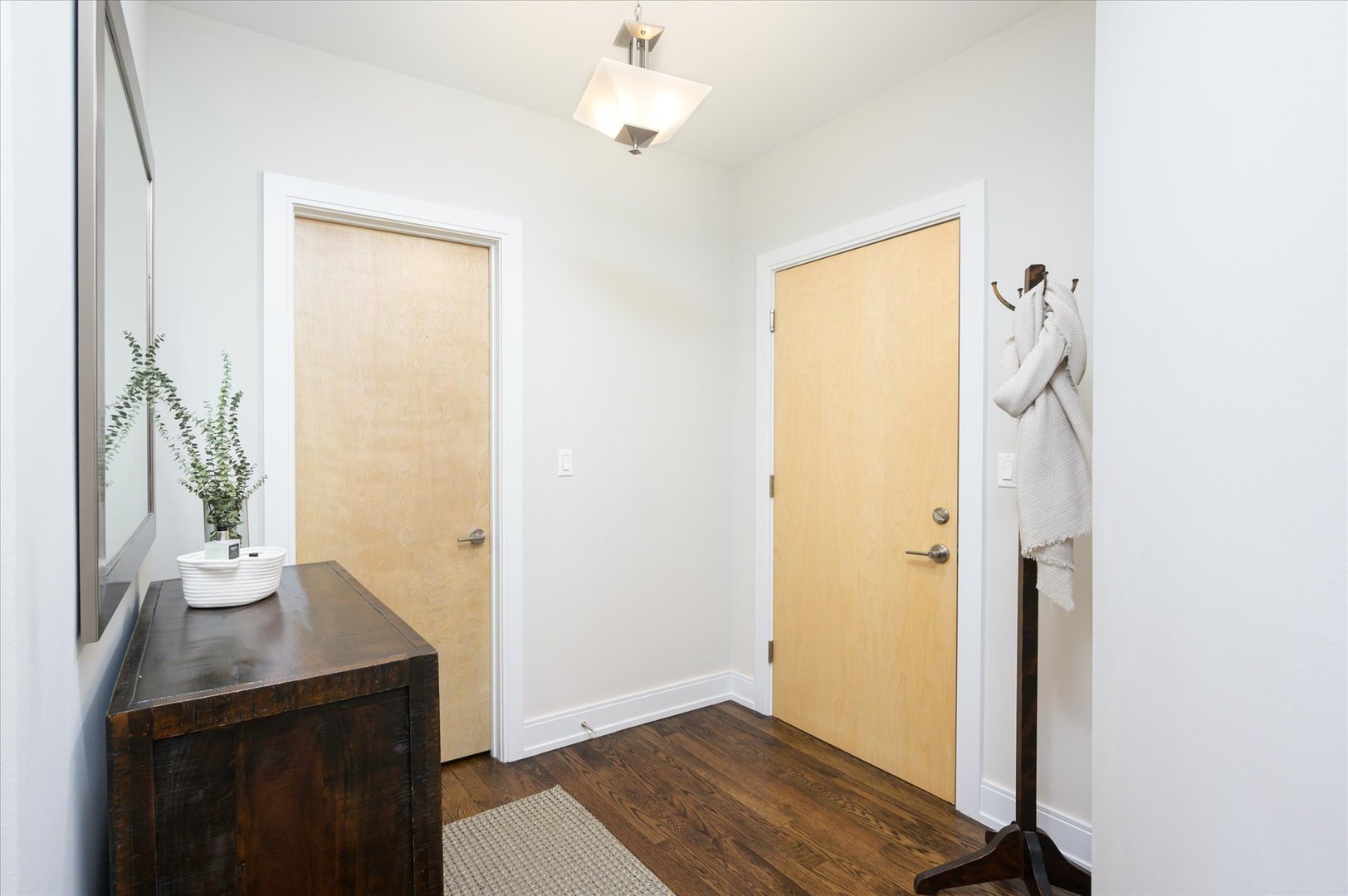 1133 Chicago Avenue Unit: 3W