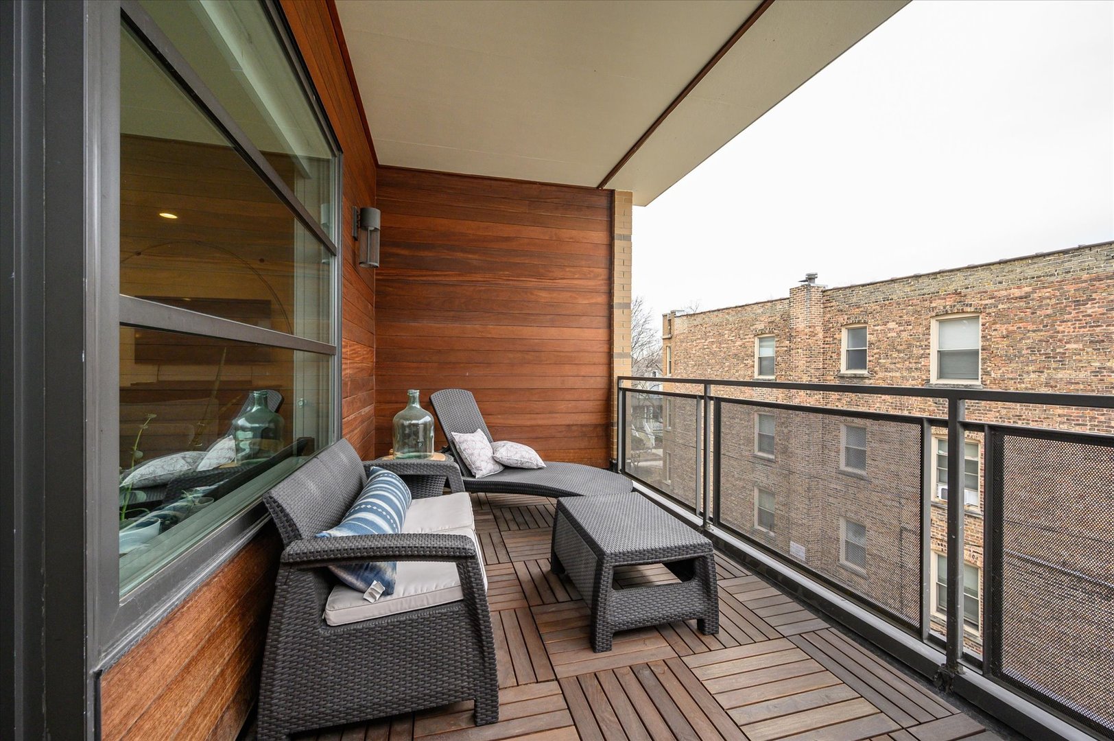 1133 Chicago Avenue Unit: 3W