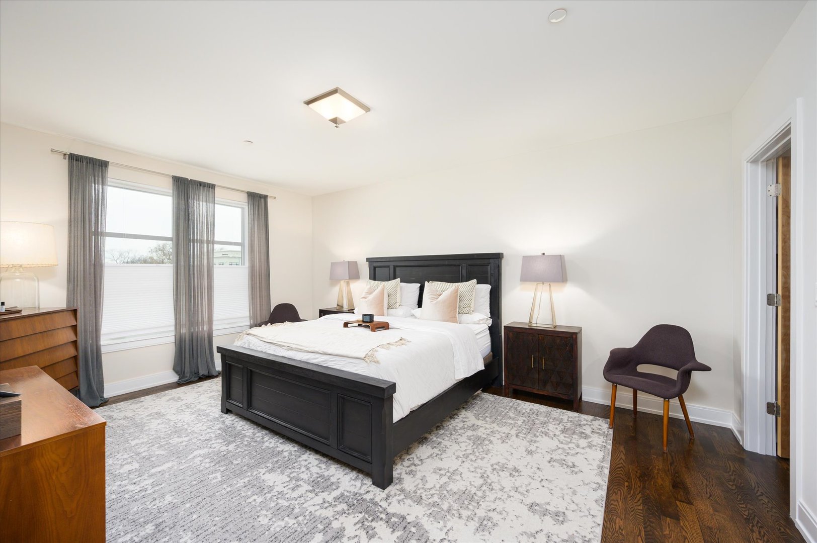1133 Chicago Avenue Unit: 3W