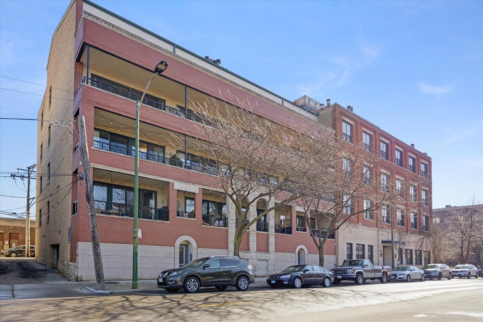 2531 N Sheffield Avenue Unit: 2A