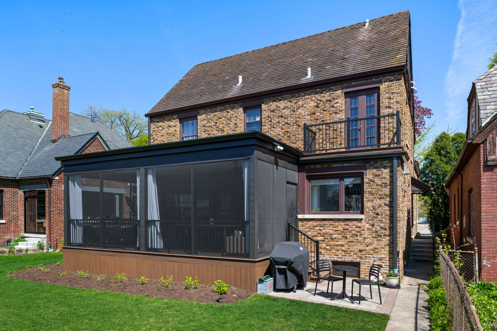 1113 N ELMWOOD Avenue