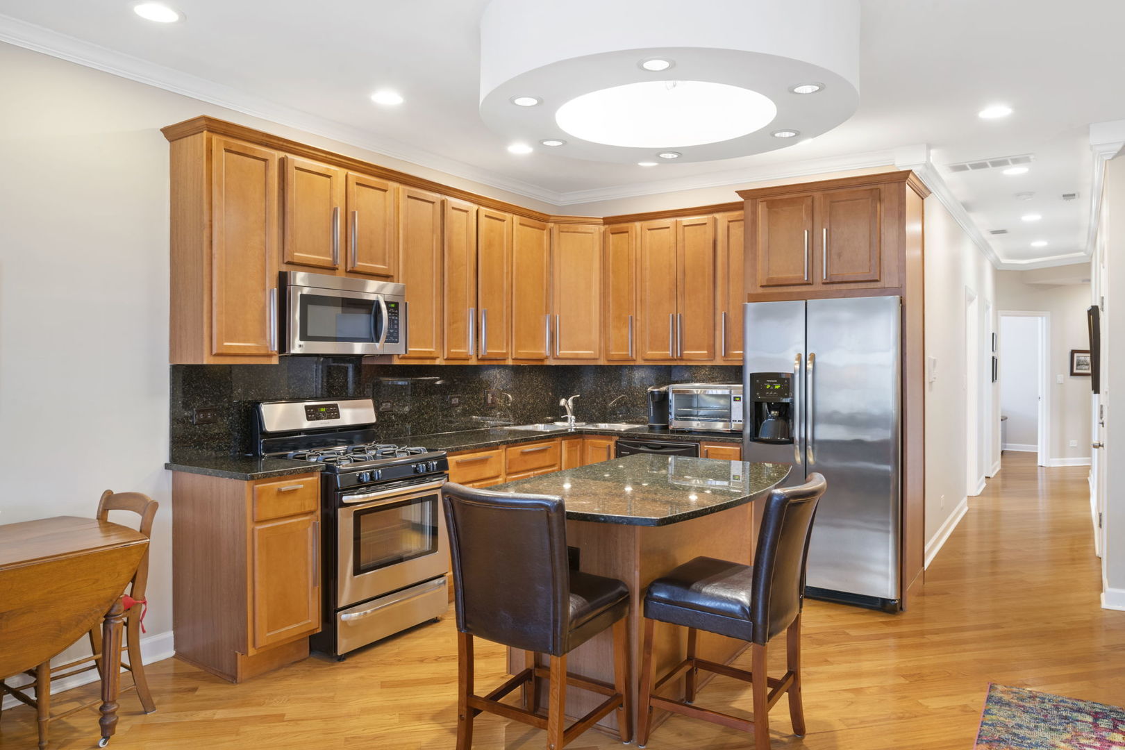 1435 N Rockwell Street Unit: 3