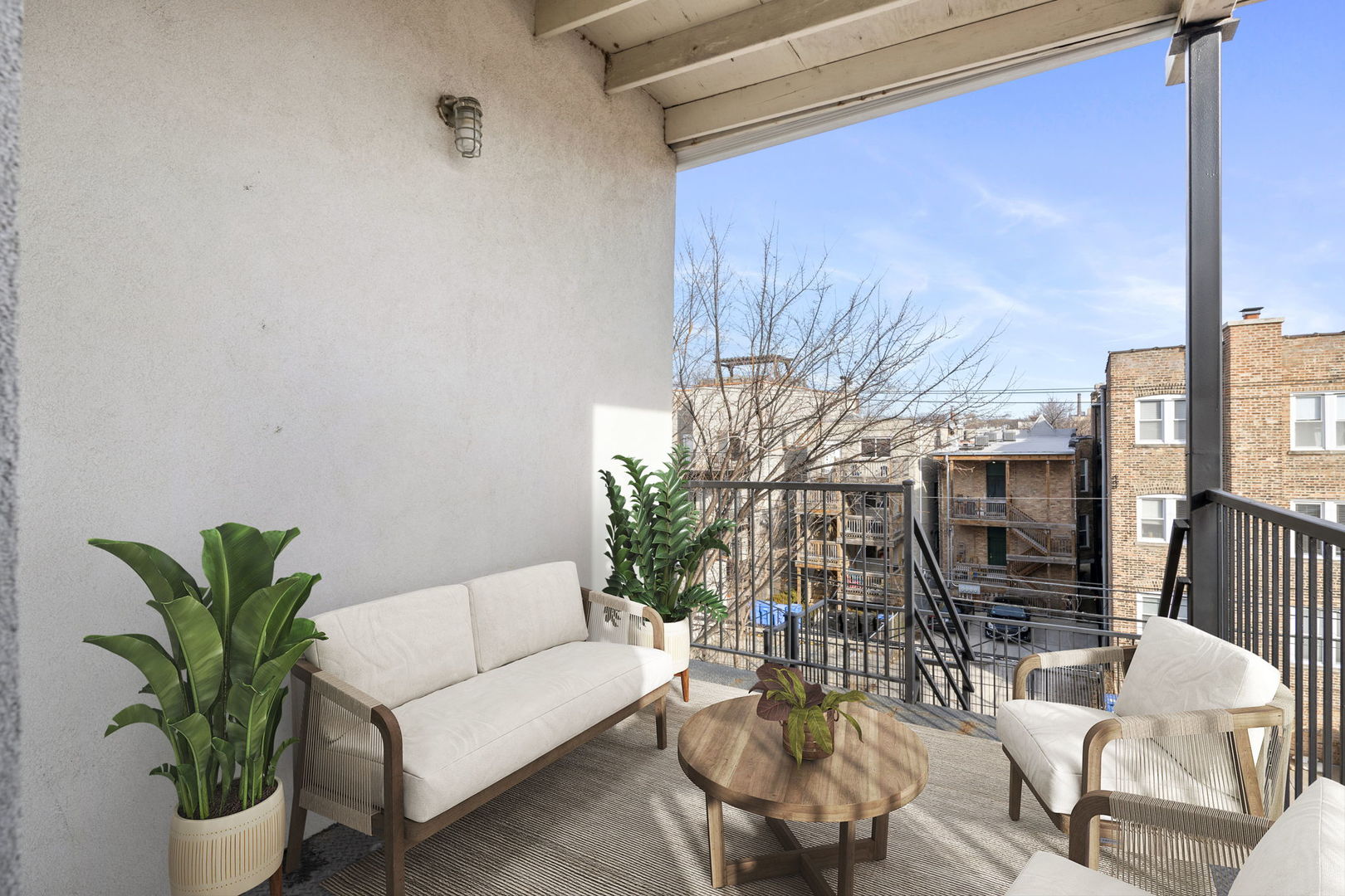 1435 N Rockwell Street Unit: 3