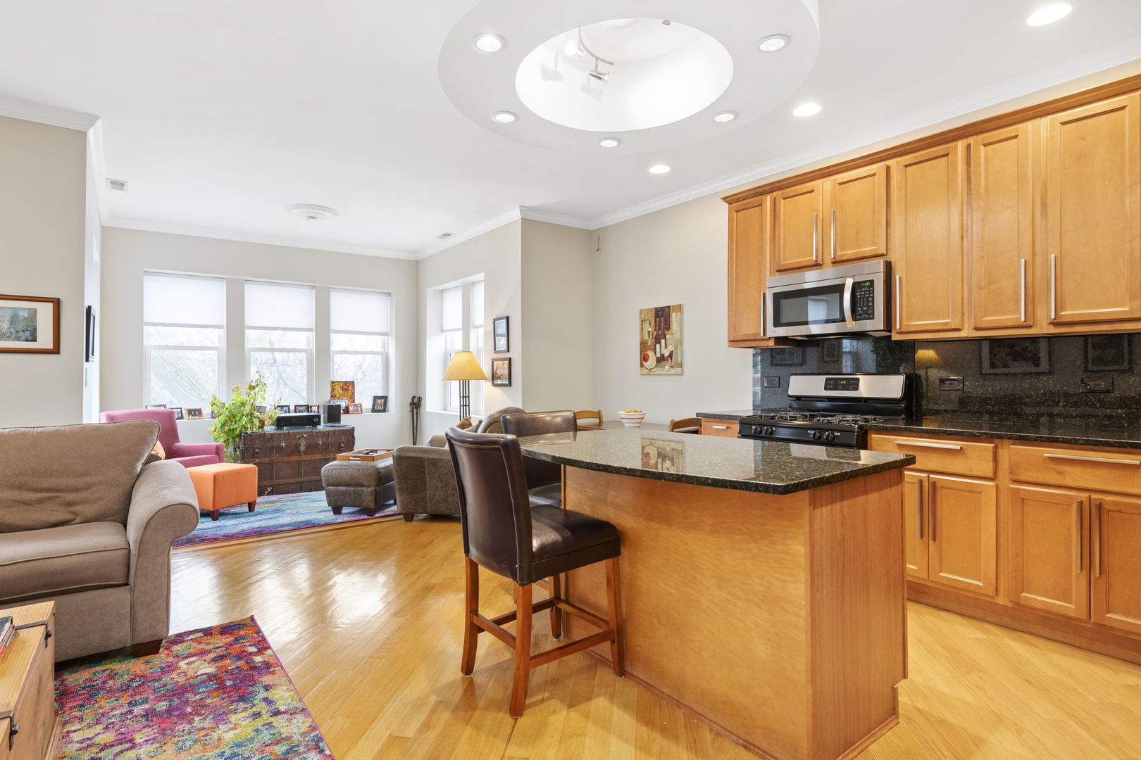 1435 N Rockwell Street Unit: 3