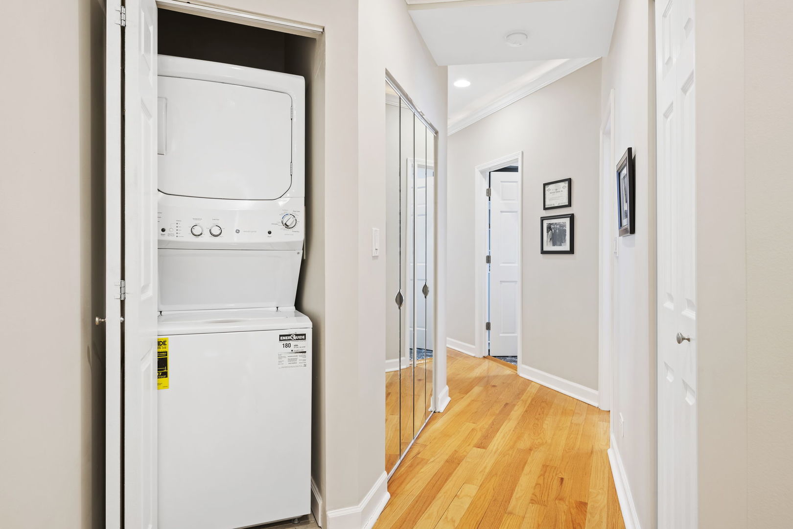 1435 N Rockwell Street Unit: 3