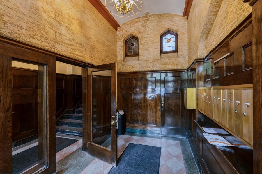 1103 Holly Court Unit: 304