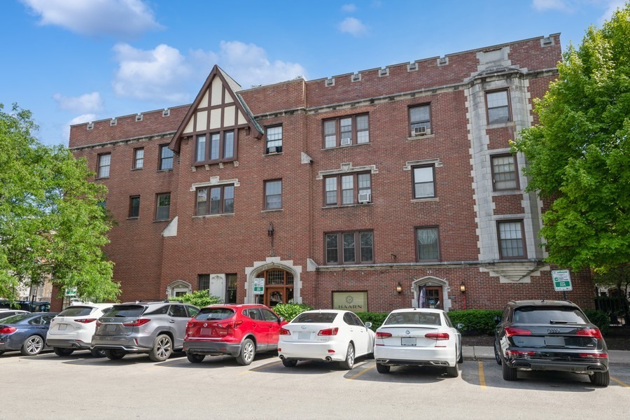 1103 Holly Court Unit: 304