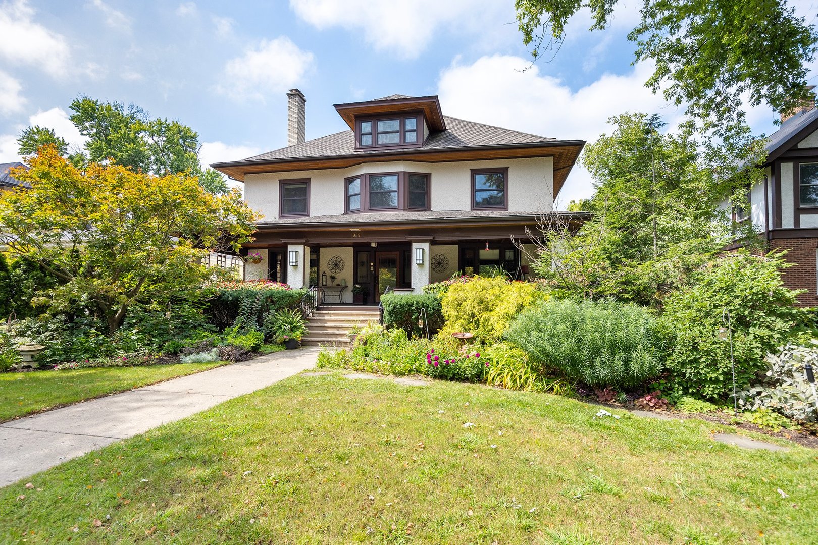 325 N Scoville Avenue